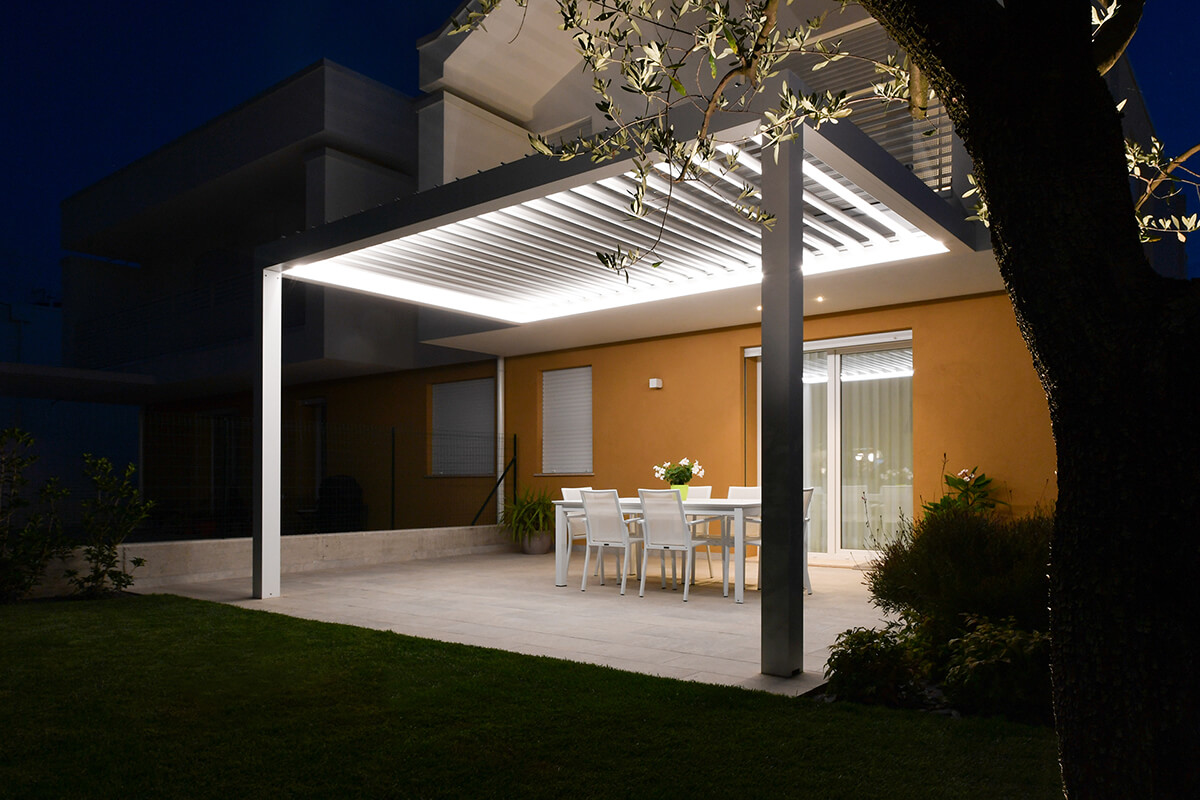 Pergola Openlight. A connection between inside and outside.